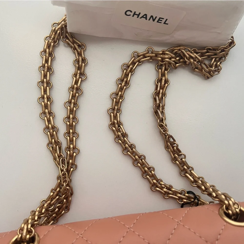 🔥CHANEL Reissue 2.25 Quilted Flap in Peace Pink Aged Calfskin